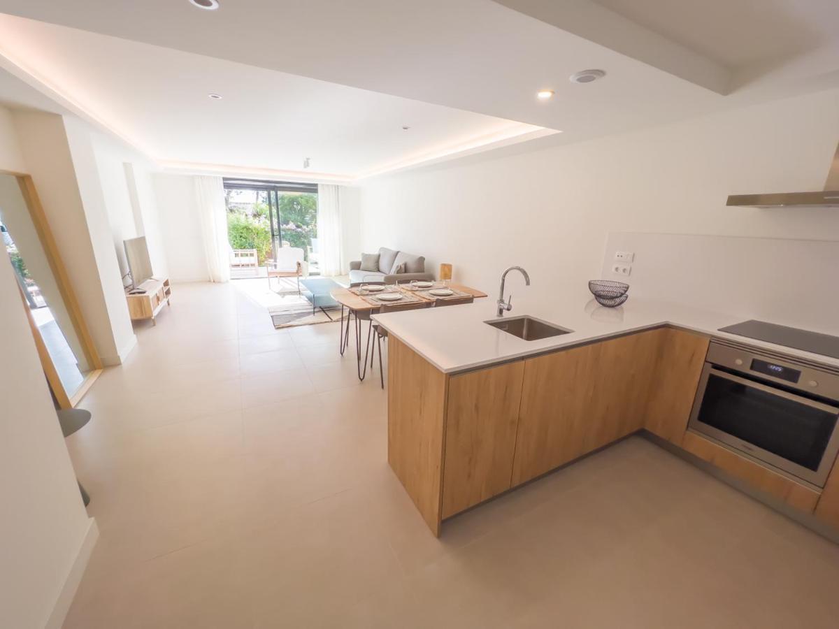 Ferienwohnung Bajo Con Jardin En La Milla De Oro Marbella Exterior foto