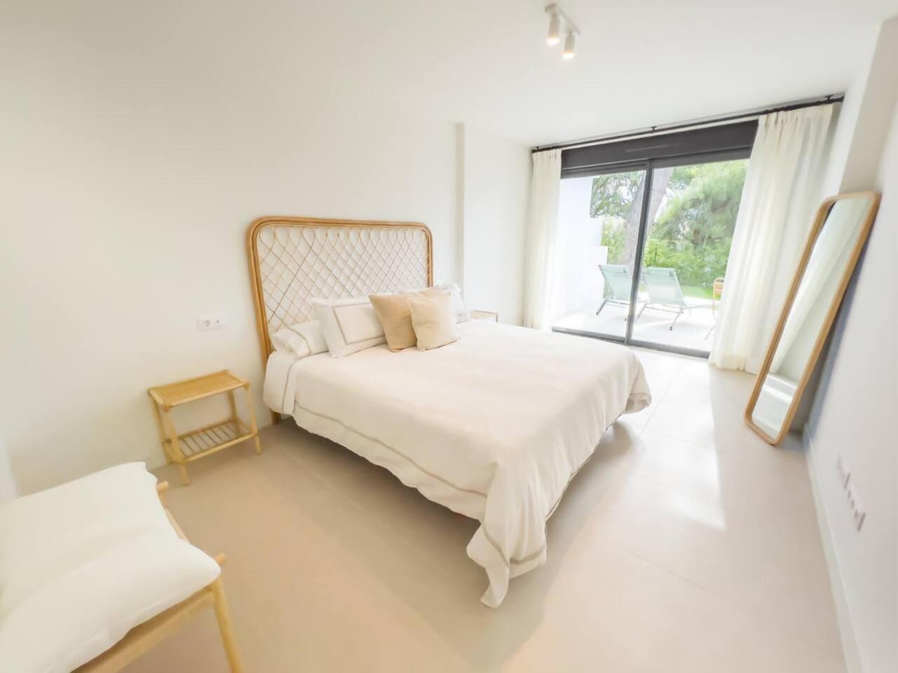 Ferienwohnung Bajo Con Jardin En La Milla De Oro Marbella Exterior foto