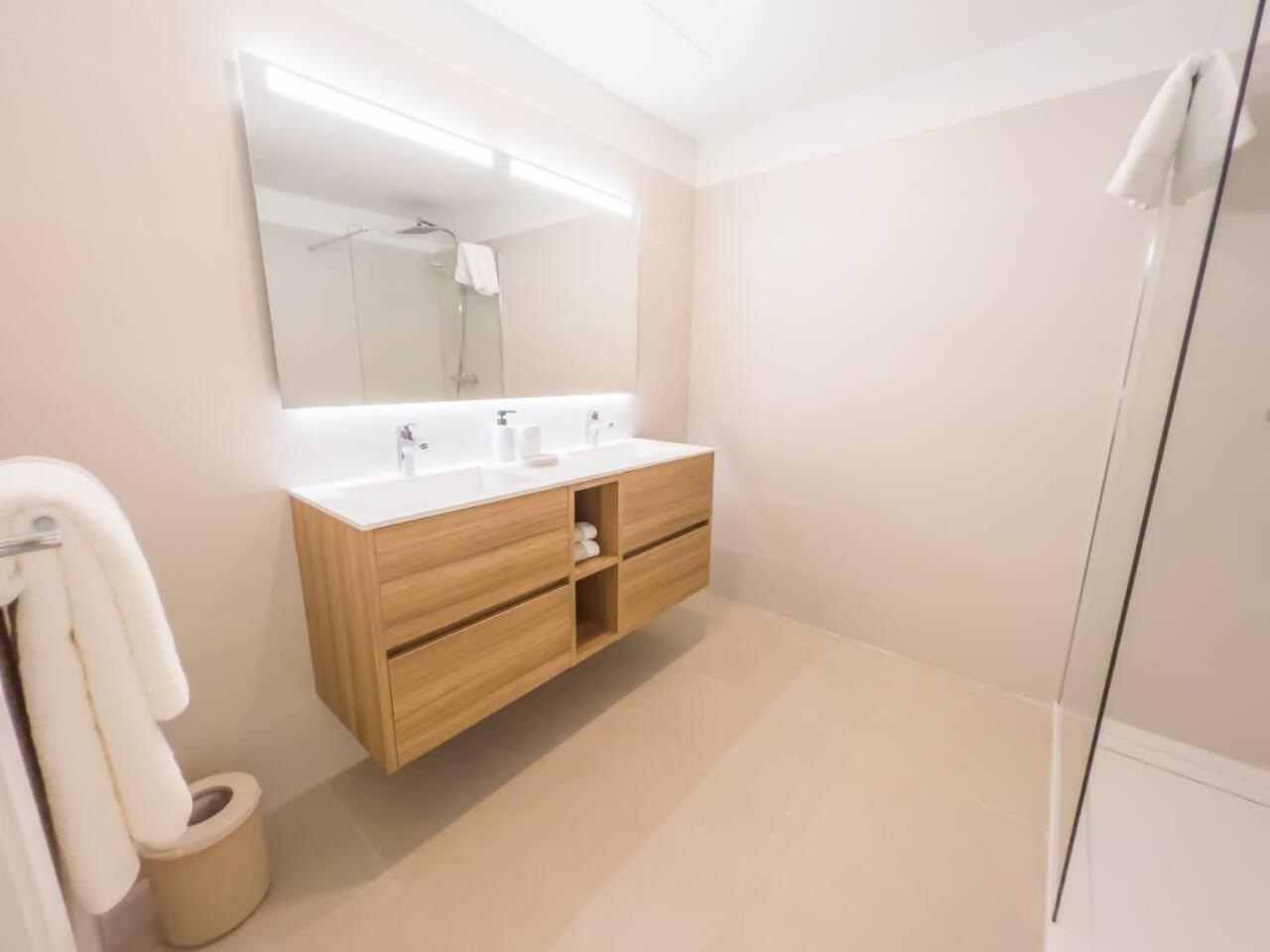 Ferienwohnung Bajo Con Jardin En La Milla De Oro Marbella Exterior foto