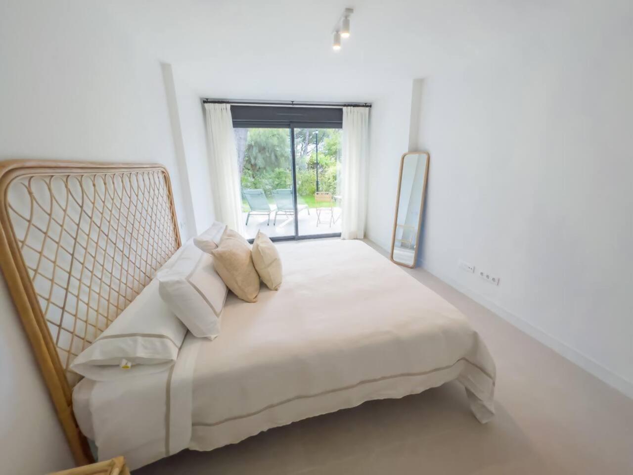 Ferienwohnung Bajo Con Jardin En La Milla De Oro Marbella Exterior foto