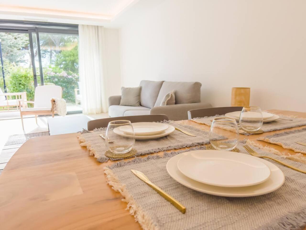 Ferienwohnung Bajo Con Jardin En La Milla De Oro Marbella Exterior foto