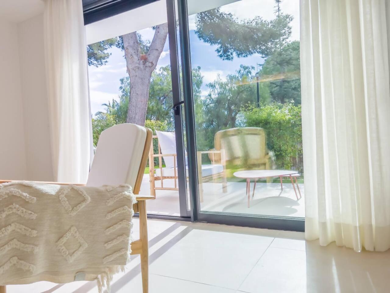 Ferienwohnung Bajo Con Jardin En La Milla De Oro Marbella Exterior foto