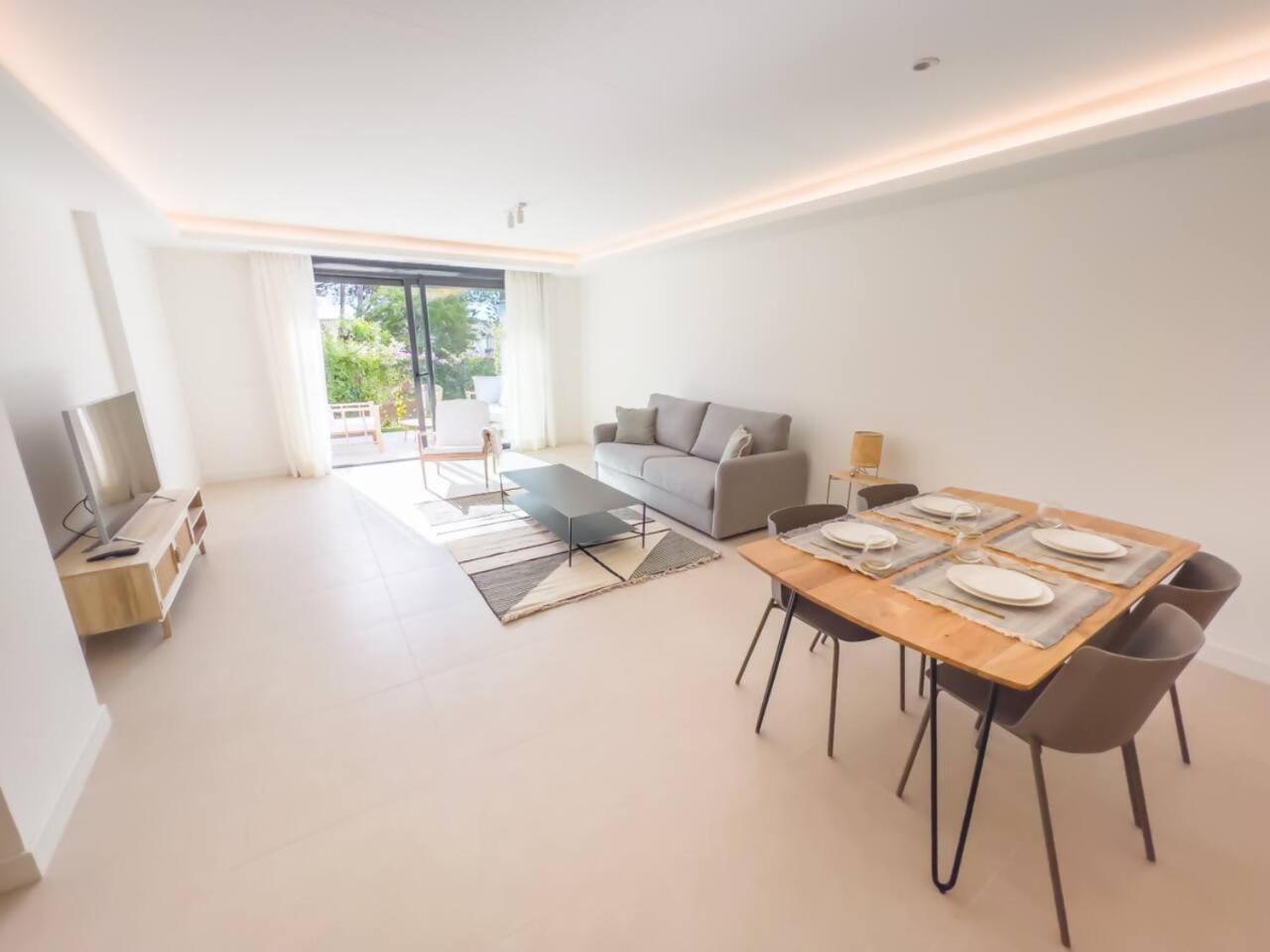 Ferienwohnung Bajo Con Jardin En La Milla De Oro Marbella Exterior foto