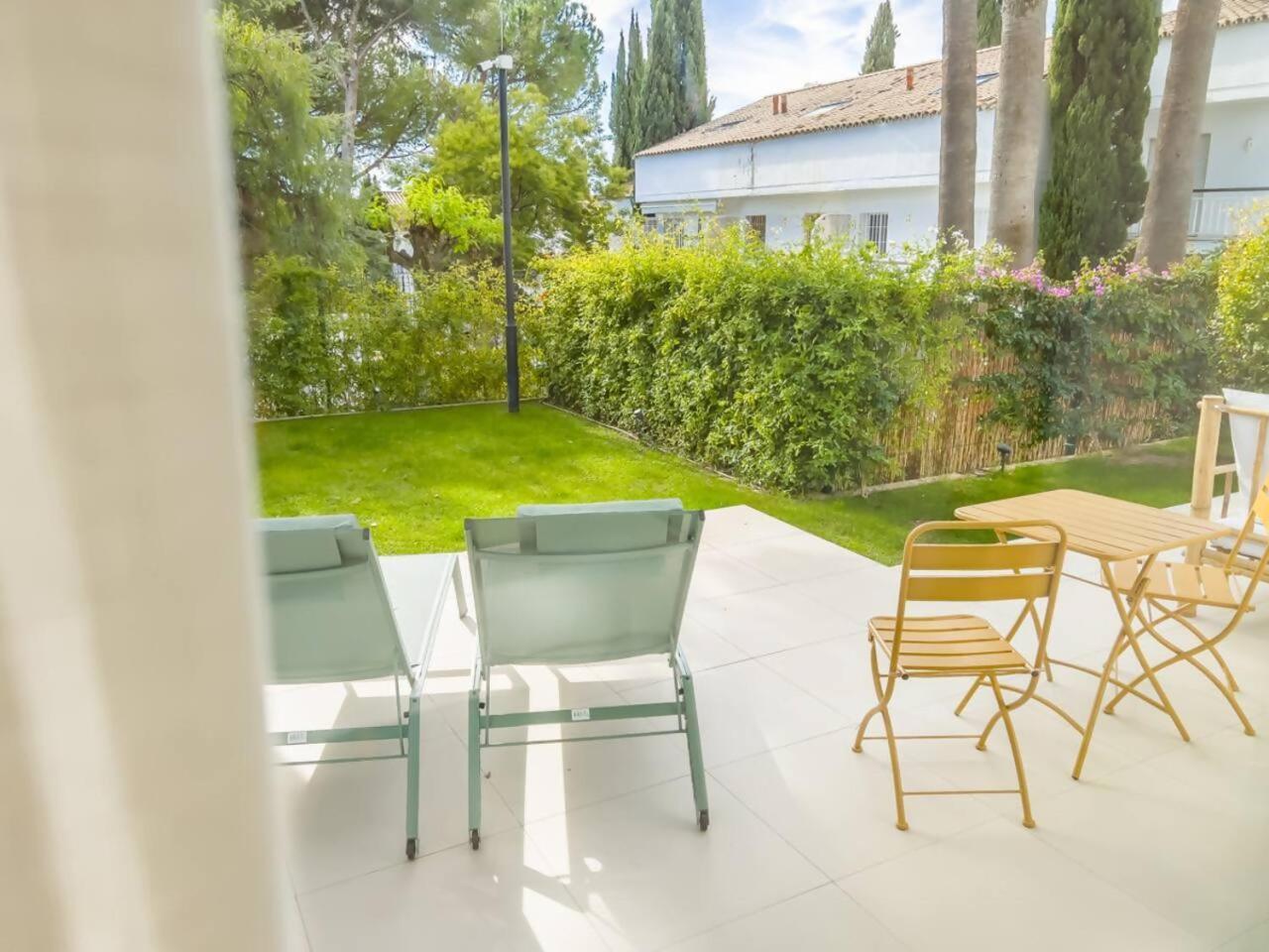 Ferienwohnung Bajo Con Jardin En La Milla De Oro Marbella Exterior foto