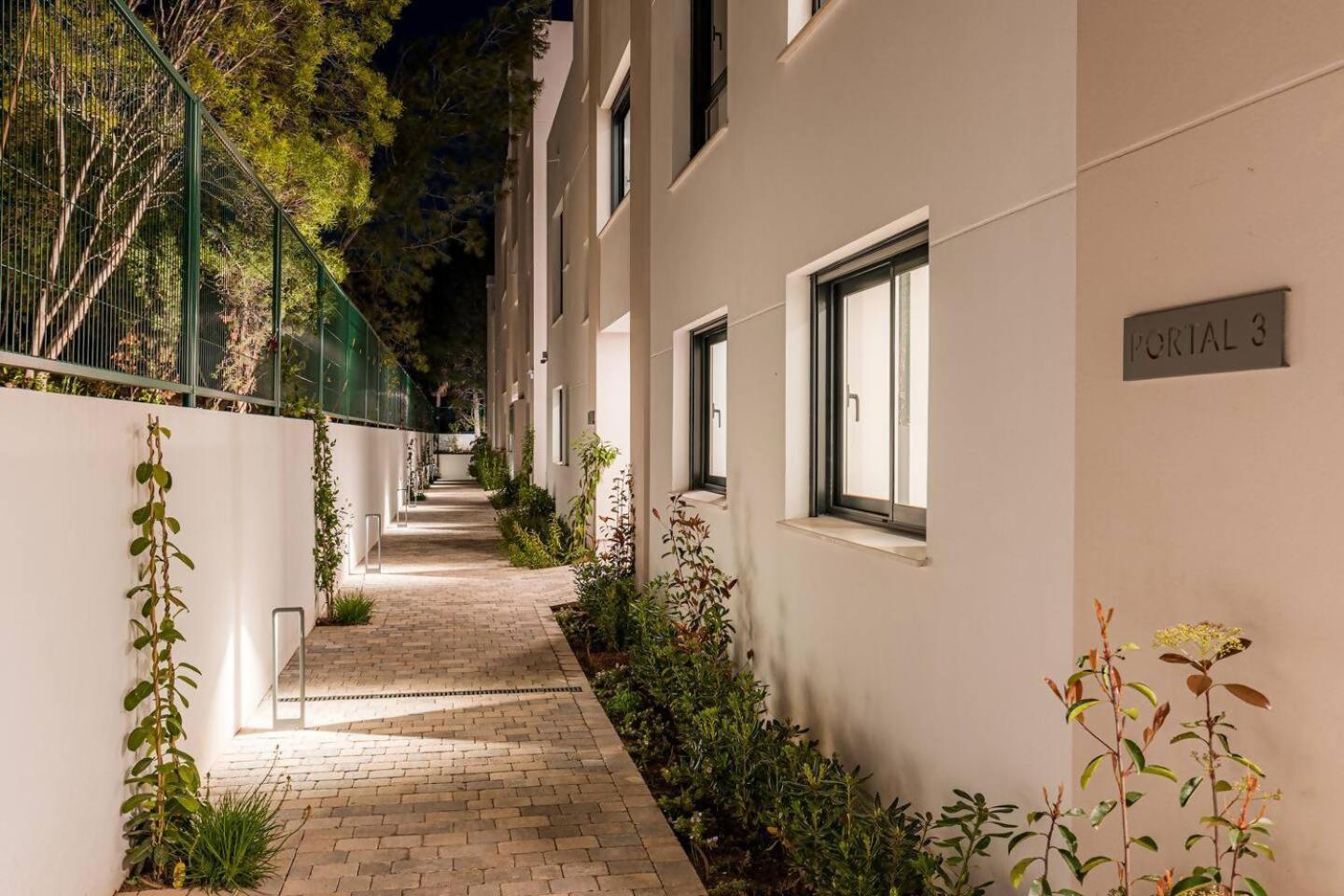 Ferienwohnung Bajo Con Jardin En La Milla De Oro Marbella Exterior foto
