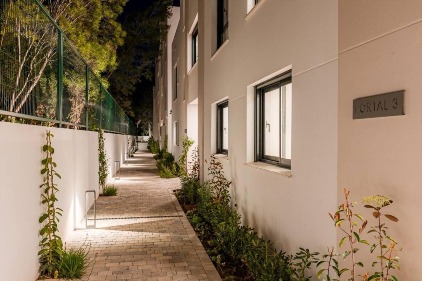Ferienwohnung Bajo Con Jardin En La Milla De Oro Marbella Exterior foto